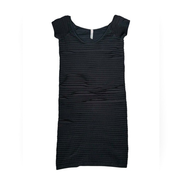 Last Tango Dresses & Skirts - 5/$25 Last Tango little black Bodycon mini dress labeled size M/L fits small